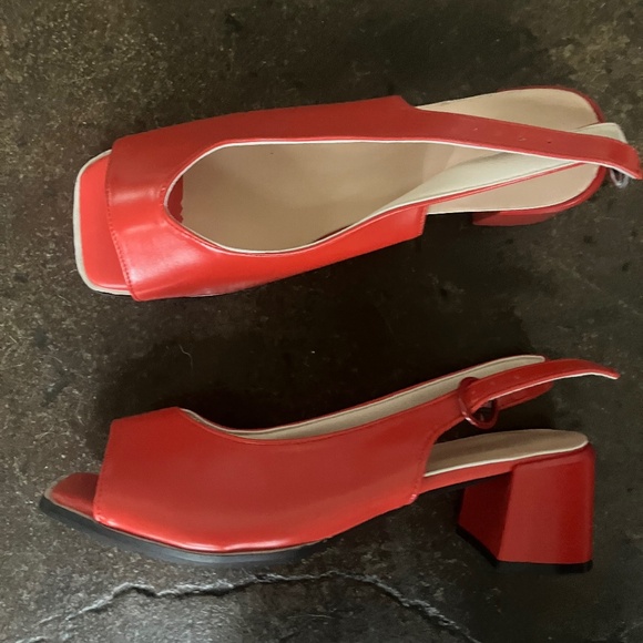 Elegant Red Women's Heels - Picture 3 of 4